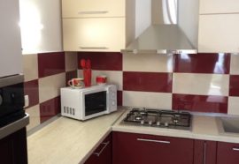 Bucatarie din PAL in doua culori